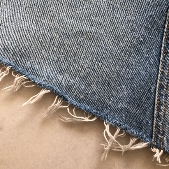 Levi’s High Rise Deconstructed Skirt. NWT - Picture 6 of 8